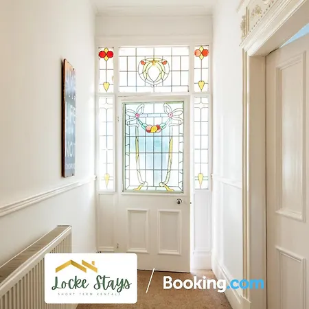 7 Bedroom House By Locke Short Lets Serviced Linthorpe Free Parking *