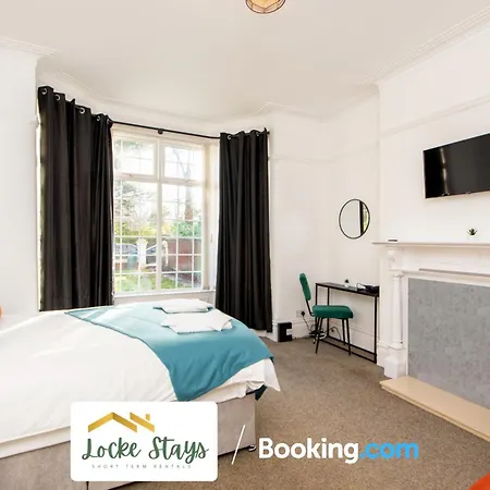 7 Bedroom House By Locke Short Lets Serviced Linthorpe Free Parking Otel