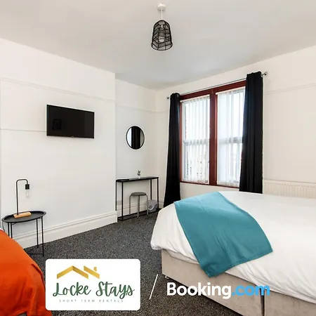 7 Bedroom House By Locke Short Lets Serviced Linthorpe Free Parking *