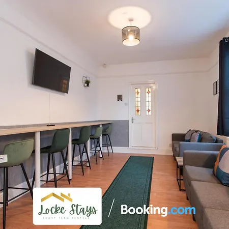 7 Bedroom House By Locke Short Lets Serviced Linthorpe Free Parking
