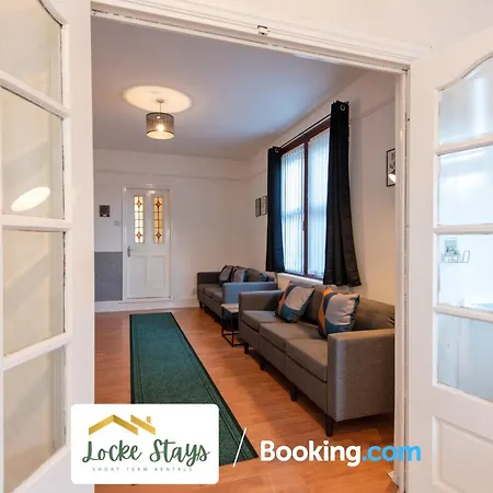 Otel 7 Bedroom House By Locke Short Lets Serviced Linthorpe Free Parking
