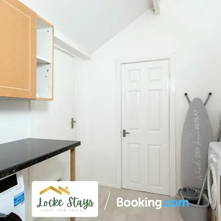 7 Bedroom House By Locke Short Lets Serviced Linthorpe Free Parking Otel