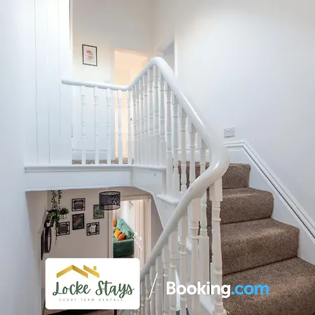 Otel 7 Bedroom House By Locke Short Lets Serviced Linthorpe Free Parking *