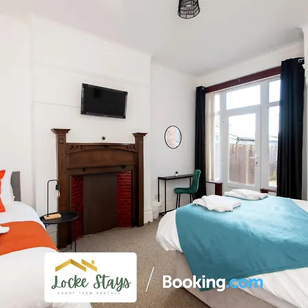 7 Bedroom House By Locke Short Lets Serviced Linthorpe Free Parking Otel