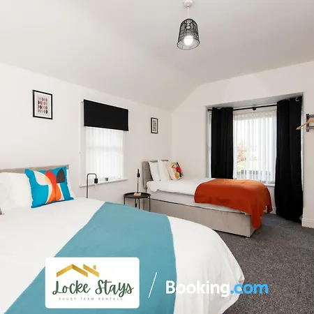 Otel 7 Bedroom House By Locke Short Lets Serviced Linthorpe Free Parking
