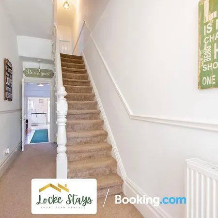 7 Bedroom House By Locke Short Lets Serviced Linthorpe Free Parking