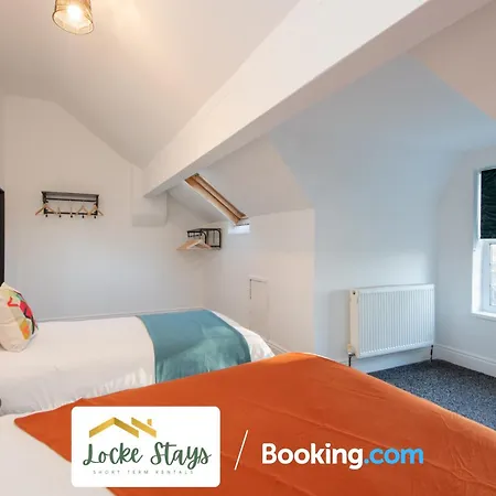 Otel 7 Bedroom House By Locke Short Lets Serviced Linthorpe Free Parking Middlesbrough