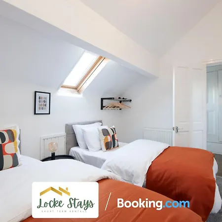 7 Bedroom House By Locke Short Lets Serviced Linthorpe Free Parking Otel Middlesbrough