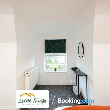 7 Bedroom House By Locke Short Lets Serviced Linthorpe Free Parking *
